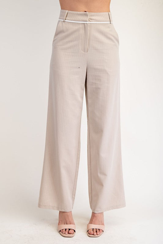 Pantalón a raya con contraste