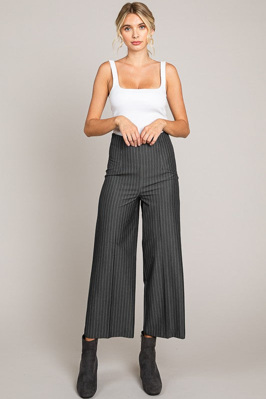 Pantalón corto a rayas