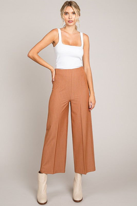 Pantalón corto a rayas