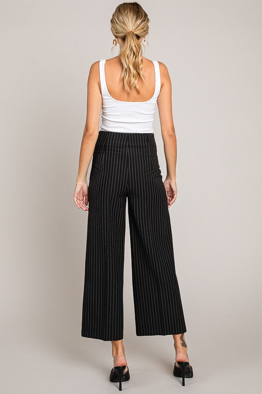 Pantalón corto a rayas