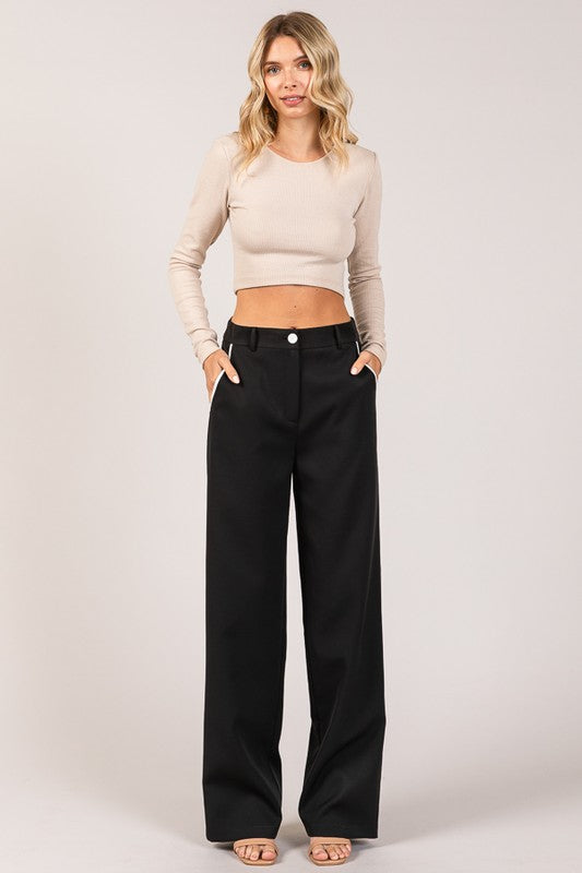 Pantalón negro con contraste