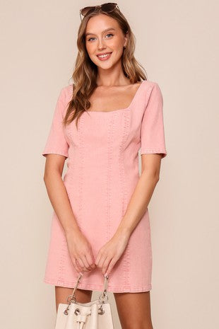 Vestido rosa con manga corta