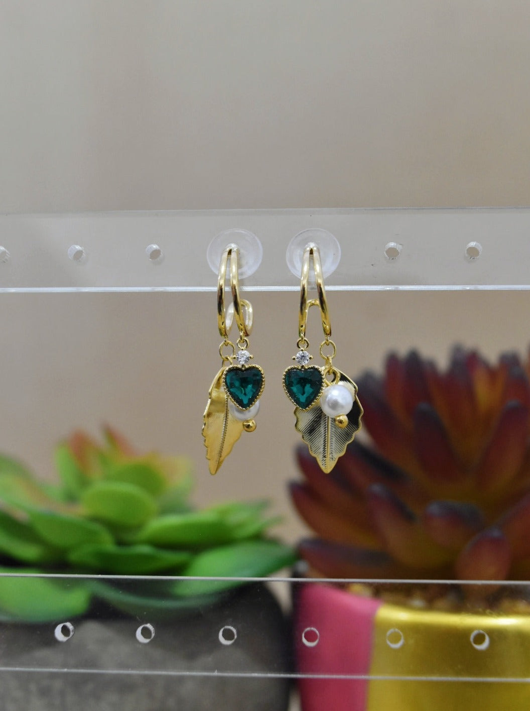 Arracada Con Hoja Y Piedra