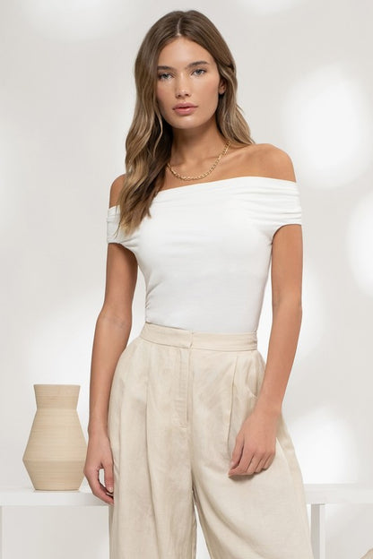 Blusa básica a los hombros