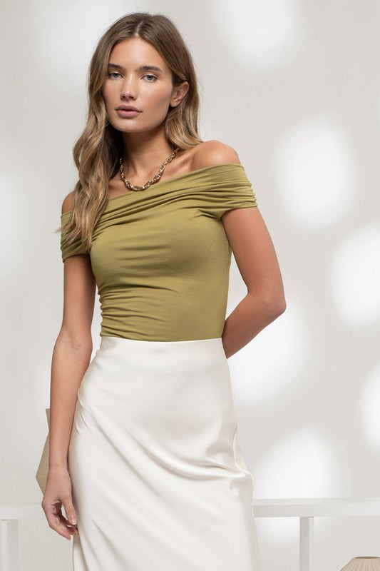 Blusa básica a los hombros