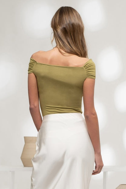 Blusa básica a los hombros