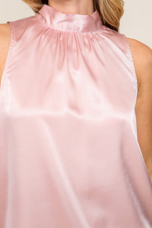 Blusa satinada de cuello alto