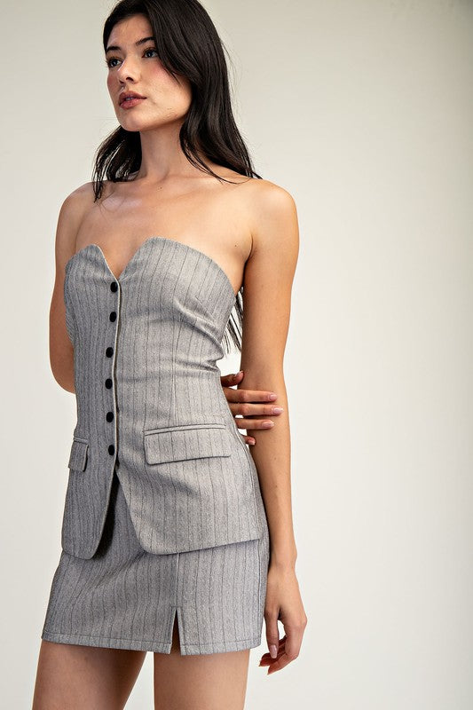 Vestido formal strapless gris